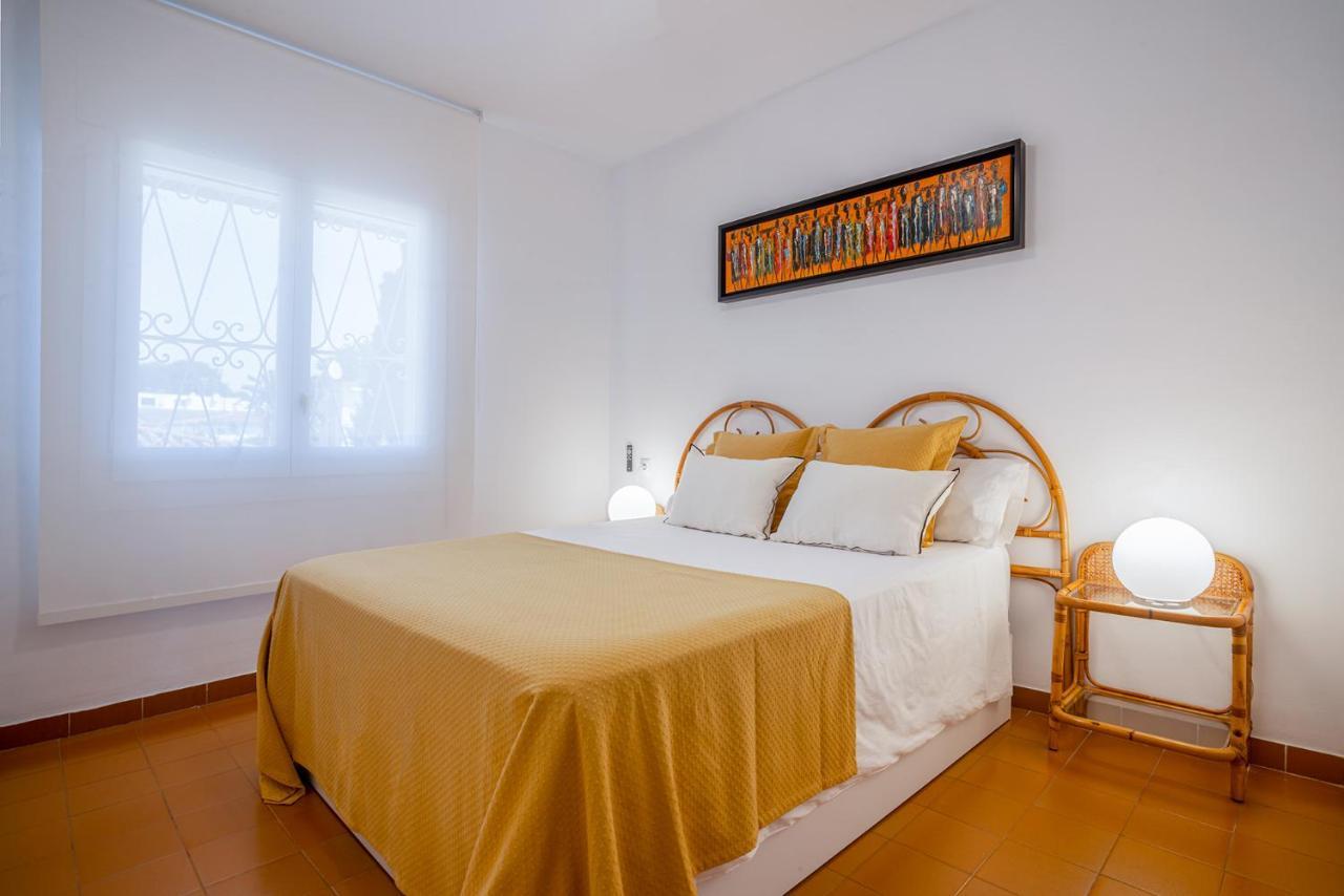 Beach House Cambrils Apartamento En Primera Linea De Playa Eksteriør bilde